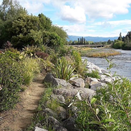 Absolute Riverside Turangi Esterno foto