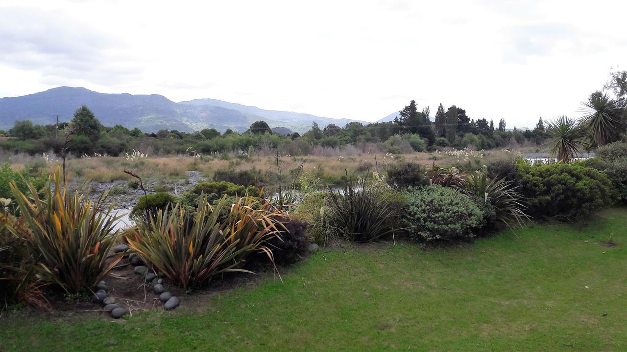 Absolute Riverside Turangi Esterno foto